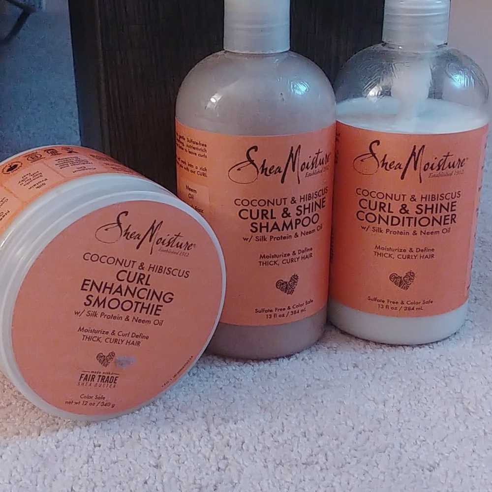 Shea Moisture Shampoo & Conditioner and smoothie